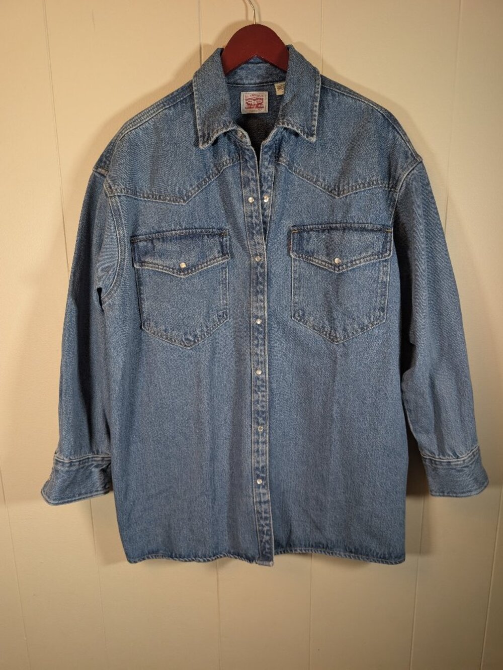 LEVI'S Western Denim Shirt L Pearl Snap Oversized Cowgirl Rodeo Light Wash Blue